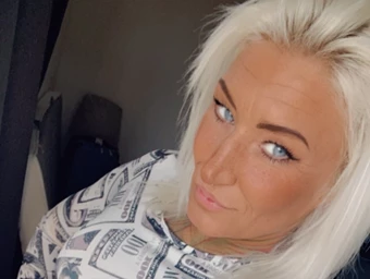 Fitness Milf er offline