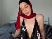 Show fra Sexy Zainab - Ass play with small dildo